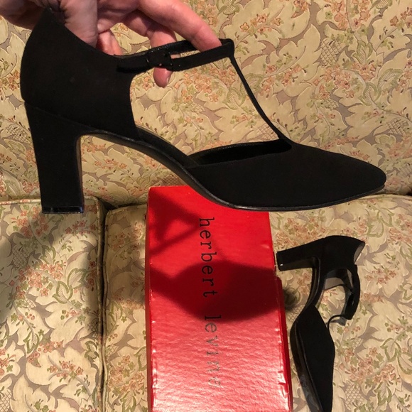 Vtg. 70s Herbert Levine T-Strap Pumps Black Suede Tea for Two - 7.5 N - Picture 9 of 10